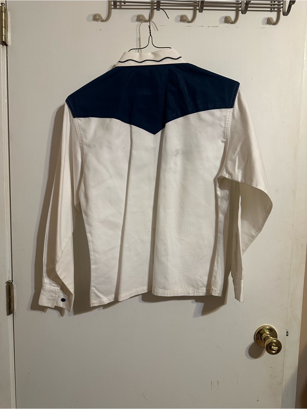 Wrangler White and Navy Western Yoke Button-Down Shirt - Picture 7 of 8